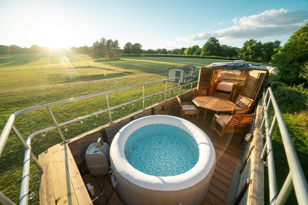 Delightful 2 Bed Double Decker Bus With Hot Tub Hotel Uckfield Luaran gambar