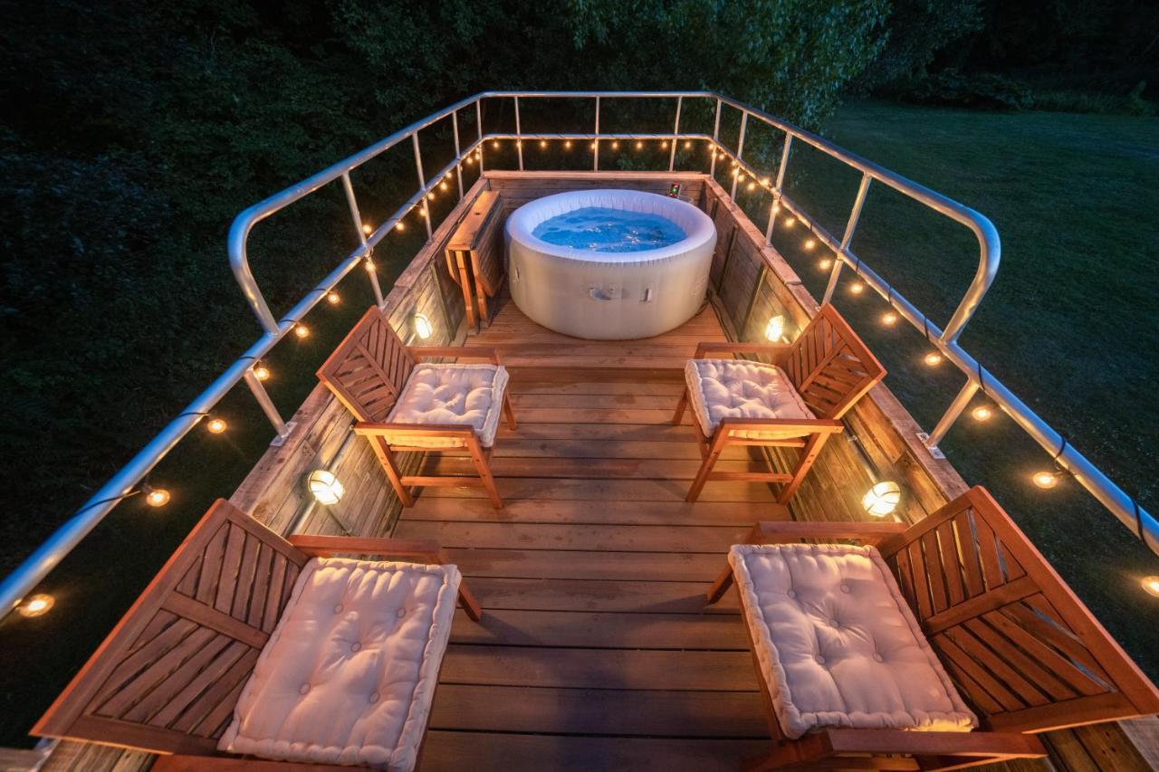 Delightful 2 Bed Double Decker Bus With Hot Tub Hotel Uckfield Luaran gambar