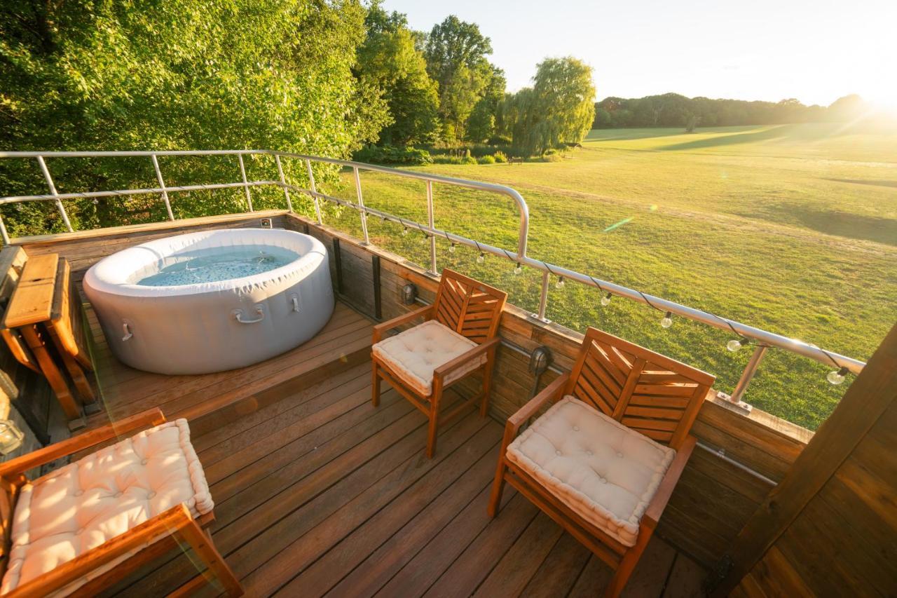 Delightful 2 Bed Double Decker Bus With Hot Tub Hotel Uckfield Luaran gambar